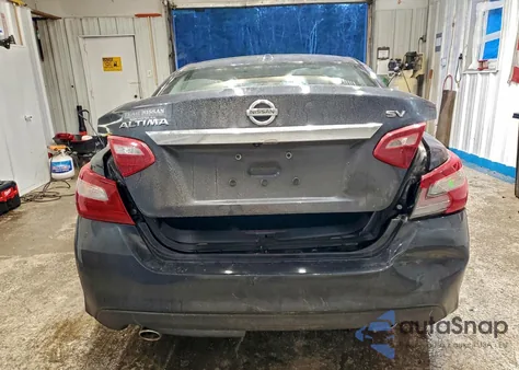 2018 Nissan Altima 2.5 z USA, uszkodzony, nr VIN 1N4AL3AP7JC139914